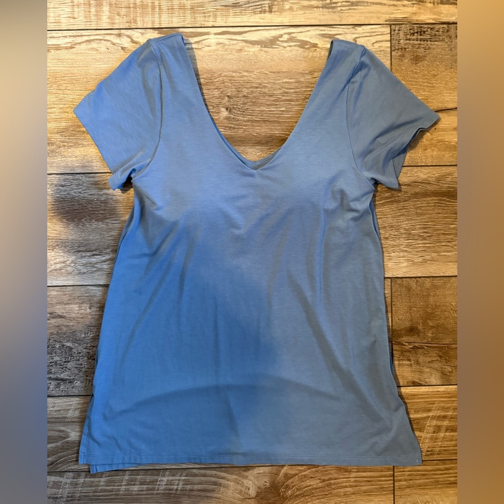 Athleta Blue V-Neck Top w/ Built-In Shelf Bra | Size M